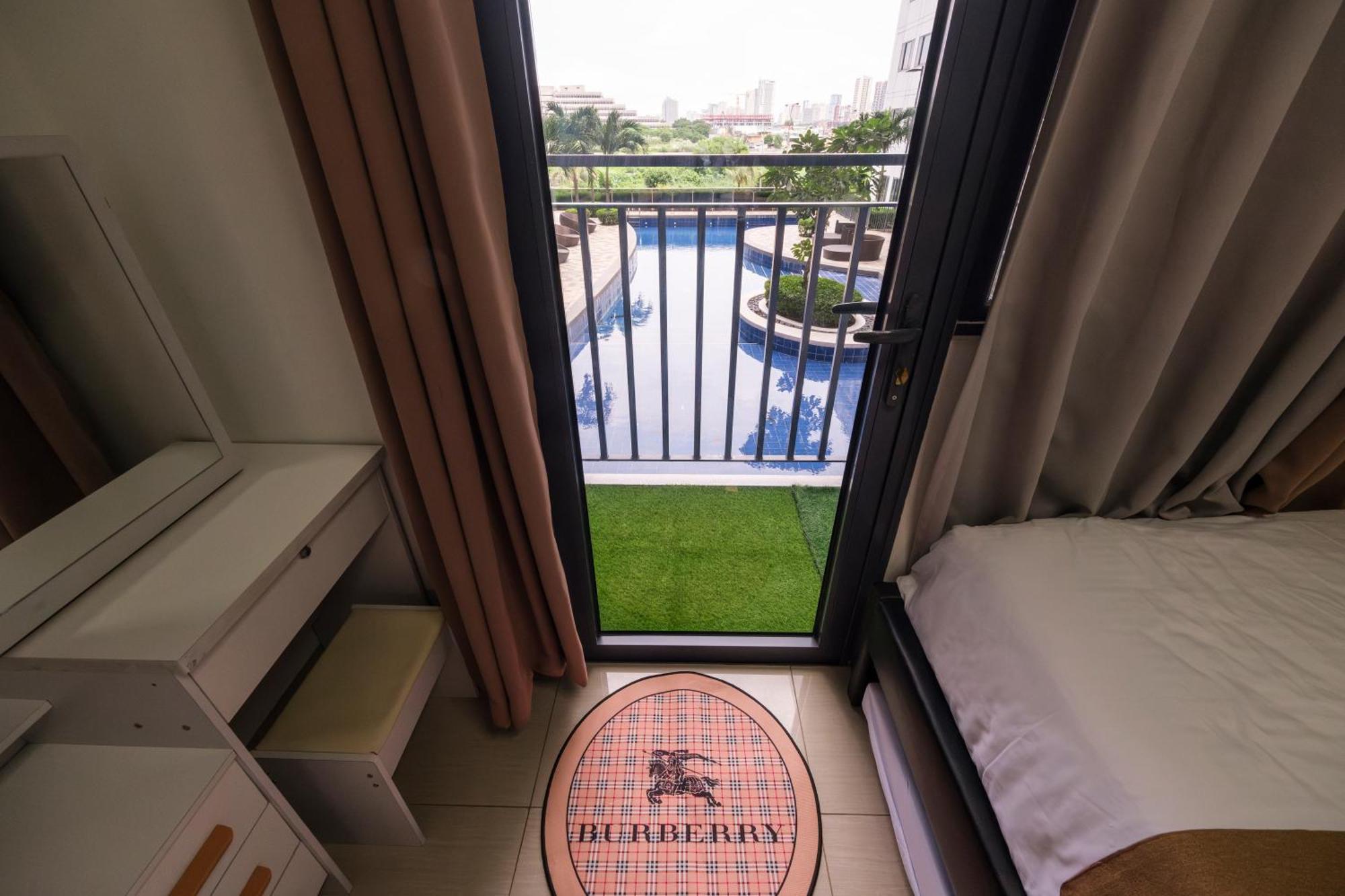 2 Side-By-Side P00L Front Condos, 6 Beds, 2 Cr, 2 Kitchen For 10 Guests At Moa Манила Экстерьер фото